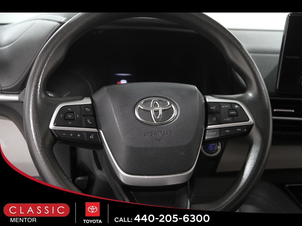 2021 Toyota Sienna LE photo 6