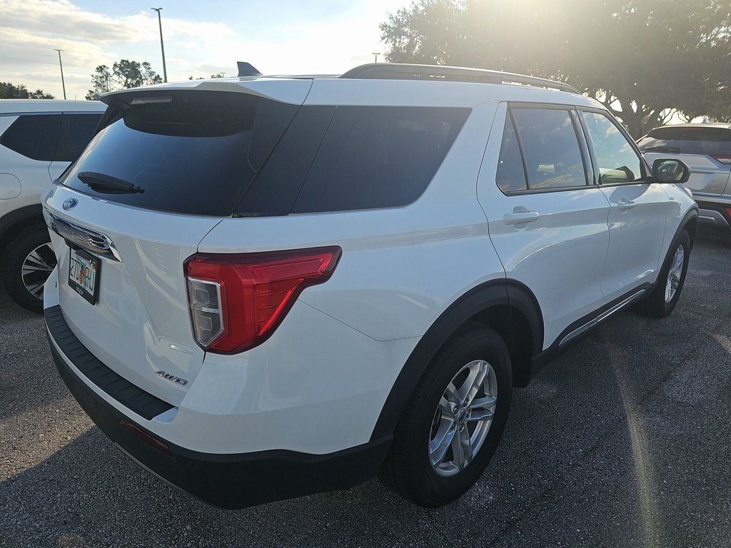 2023 Ford Explorer XLT photo 3