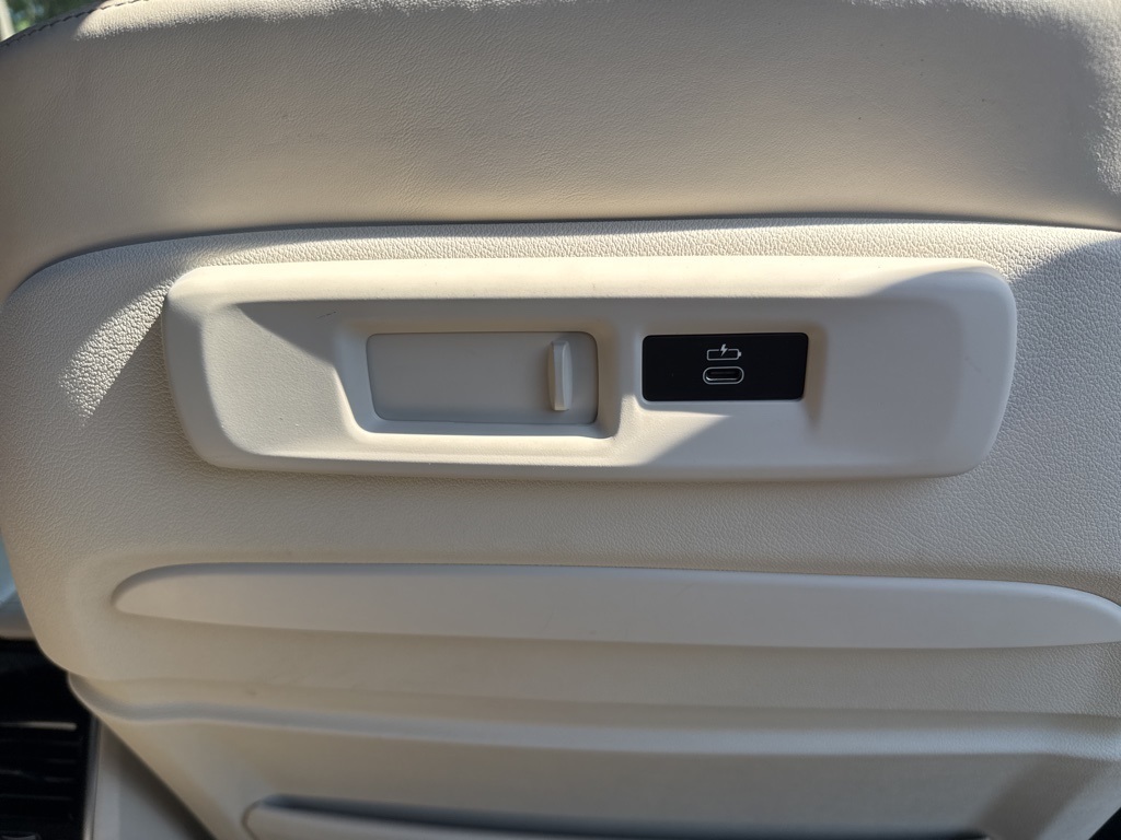 2020 Bmw X5 M50i photo 33