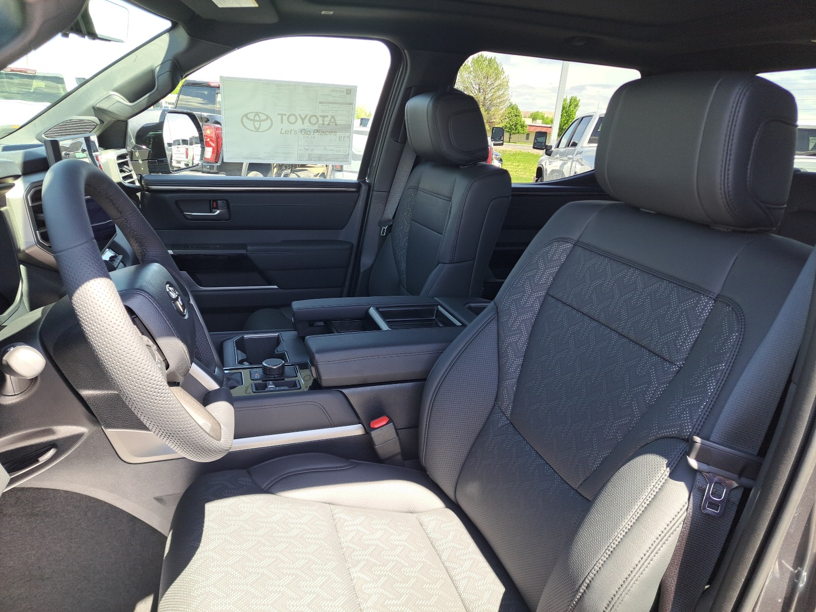 2025 Toyota Tundra Limited CrewMax photo 19