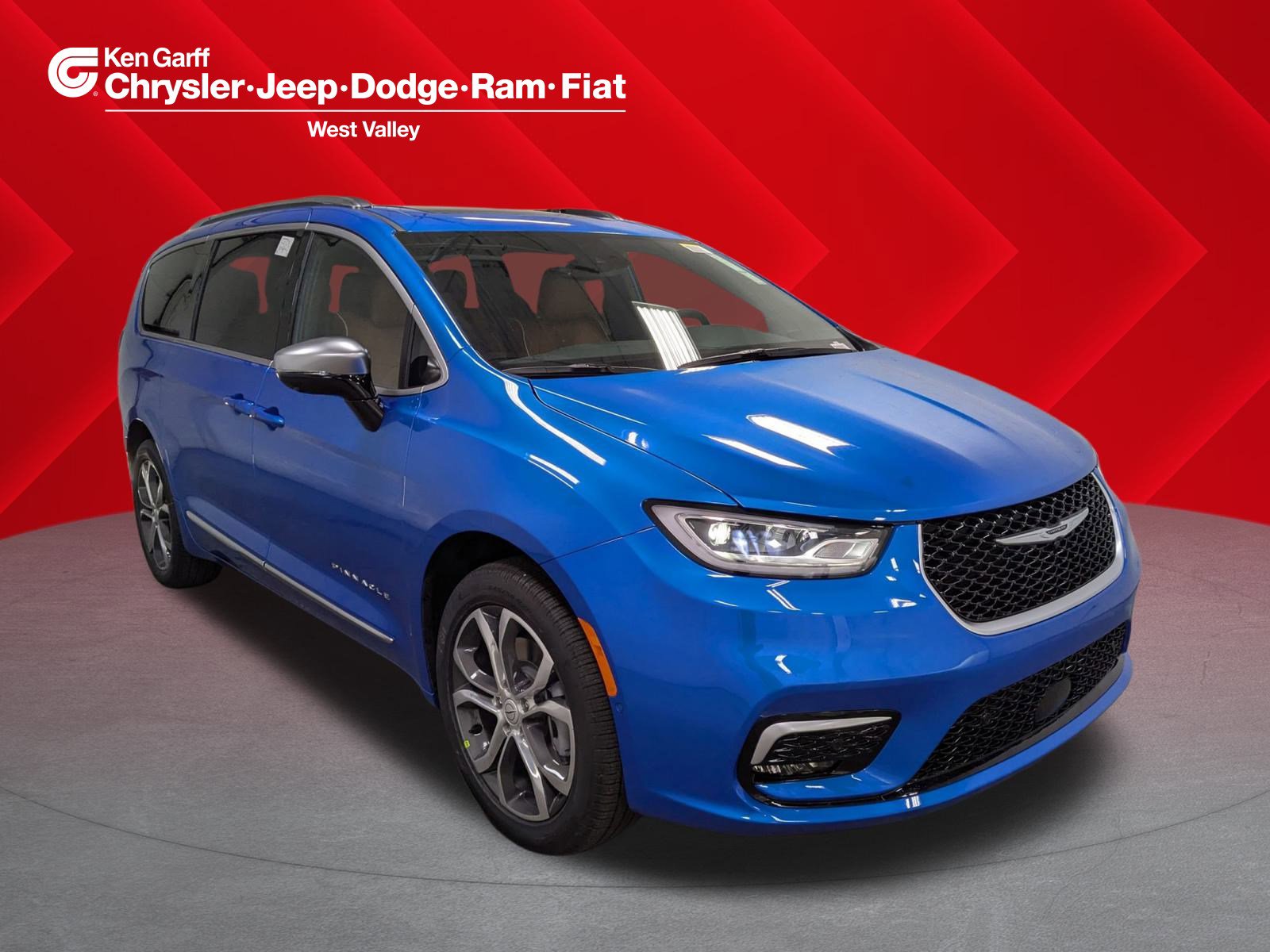 2026 Chrysler Pacifica Pinnacle's photo