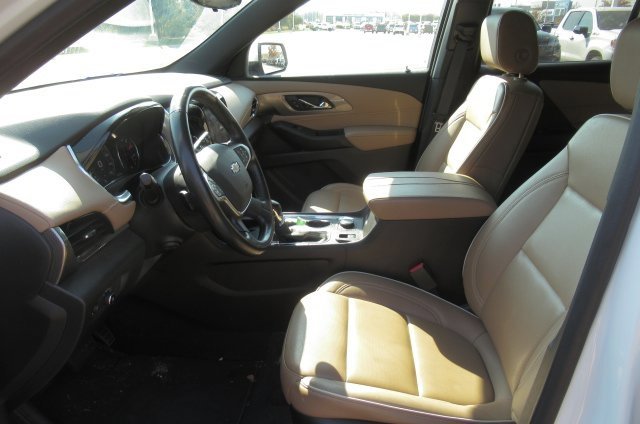 2022 Chevrolet Traverse Premier photo 2