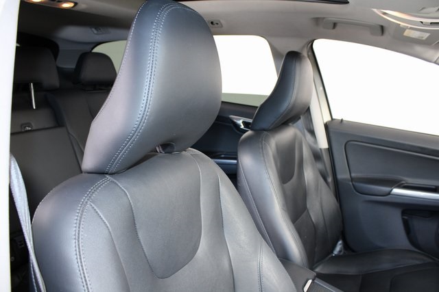 2015 Volvo XC60 T5 Premier photo 25