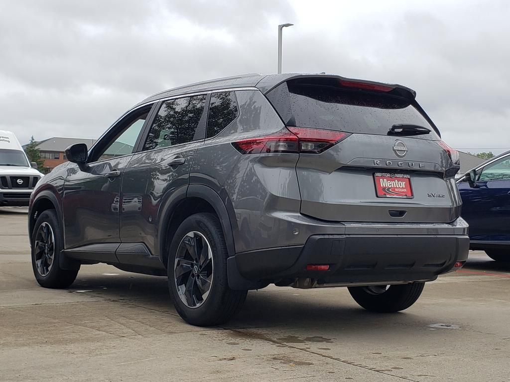 2024 Nissan Rogue SV photo 4