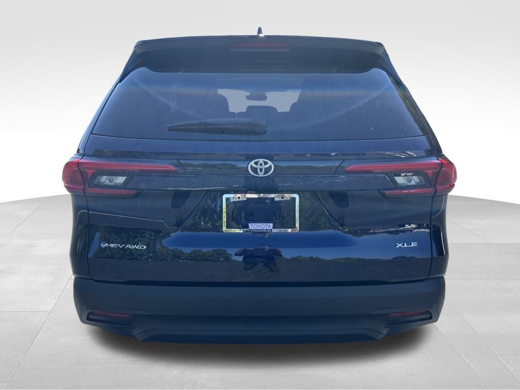 2024 Toyota Highlander Hybrid XLE photo 4