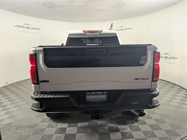 2024 Chevrolet Silverado 2500HD ZR2 photo 2