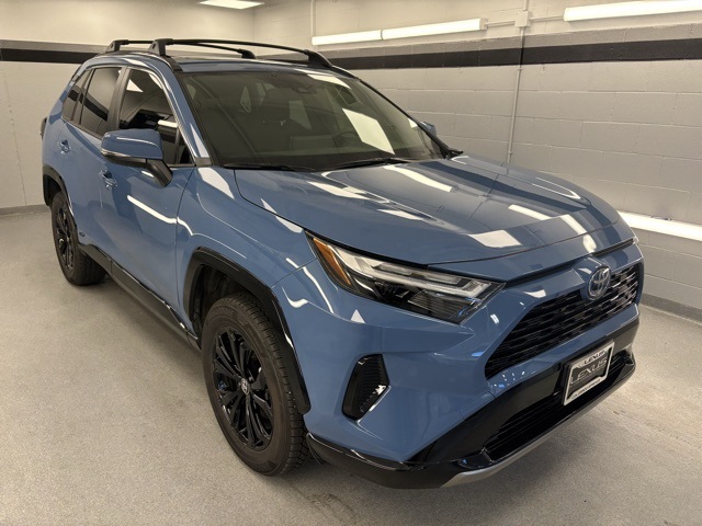 2024 Toyota RAV4 Hybrid SE photo 3