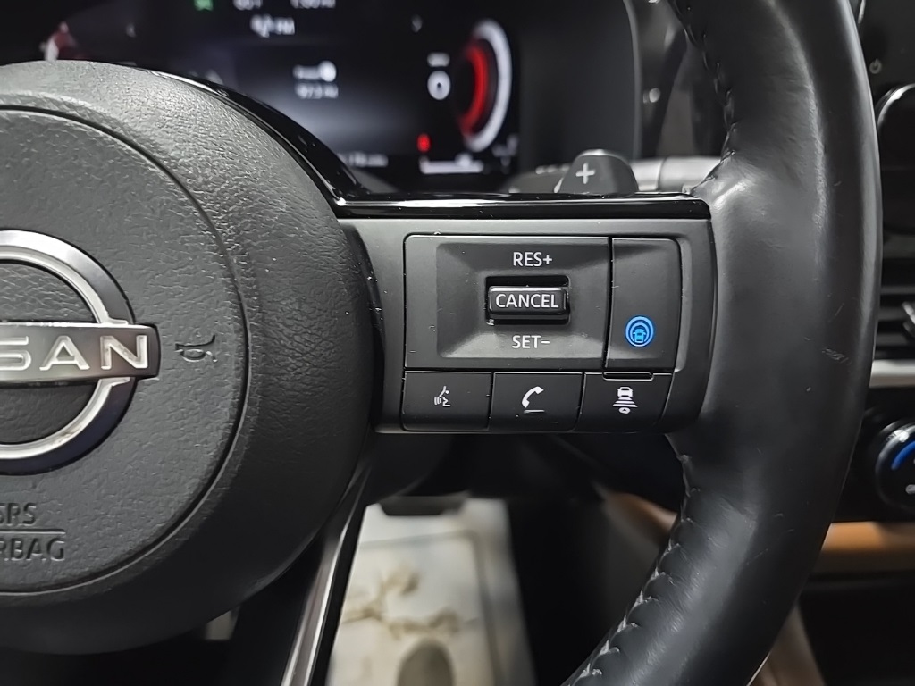 2023 Nissan Pathfinder Platinum photo 21