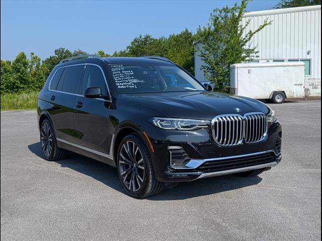 2022 BMW X7 40i's photo