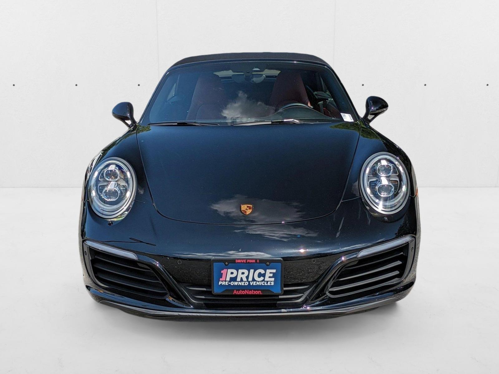 2017 Porsche 911 Cabriolet photo 2