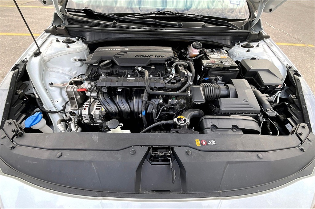 2022 Hyundai Elantra SEL photo 9