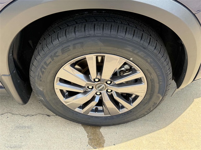 2023 Nissan Pathfinder SV photo 11