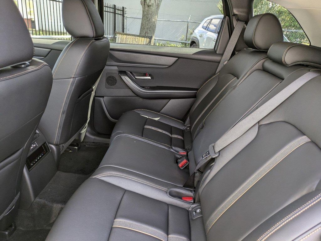 2025 Mazda CX-90 3.3 Turbo Select photo 13