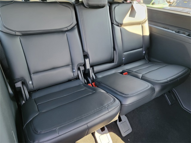 2025 Ford Expedition Platinum MAX photo 14