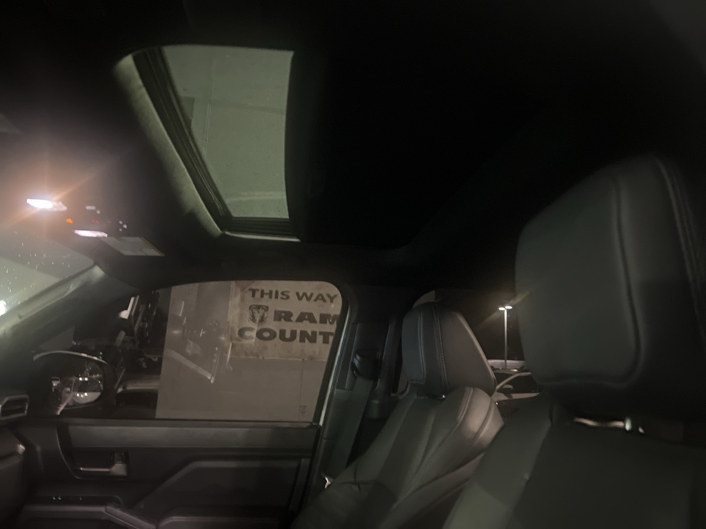 2024 Toyota Tacoma photo 3