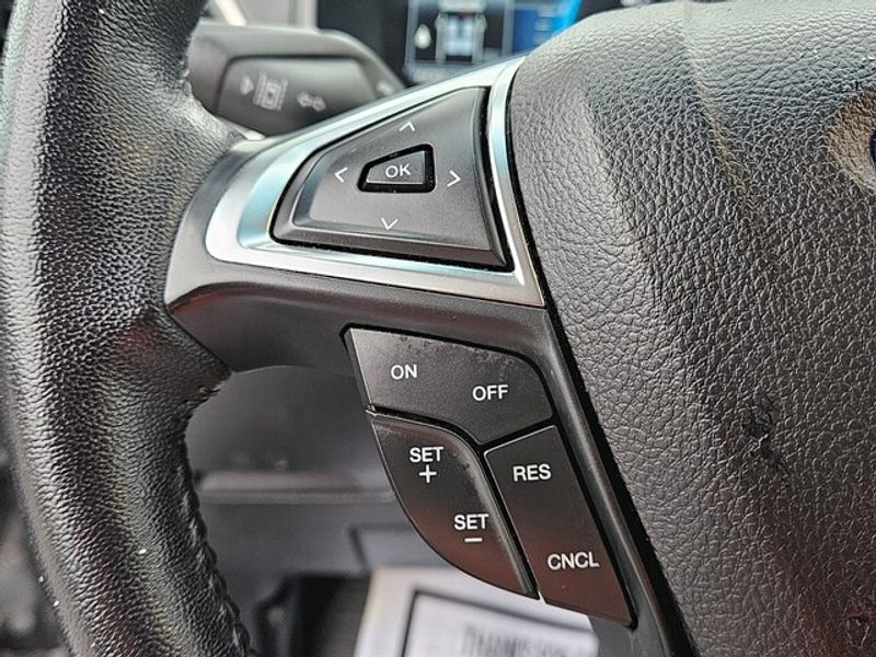 2023 Ford Edge SEL photo 22