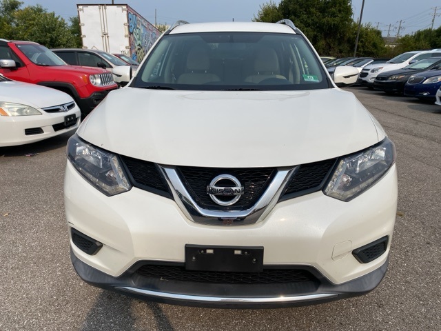 2016 Nissan Rogue SV photo 2