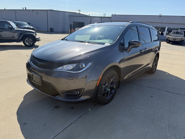 2019 Chrysler Pacifica Touring Plus photo 4