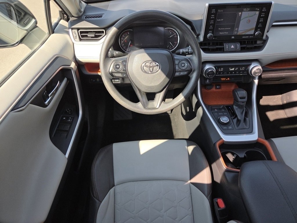 2019 Toyota RAV4 Adventure photo 2