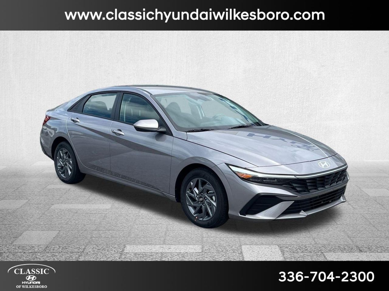 2025 Hyundai Elantra Hybrid Blue photo 4