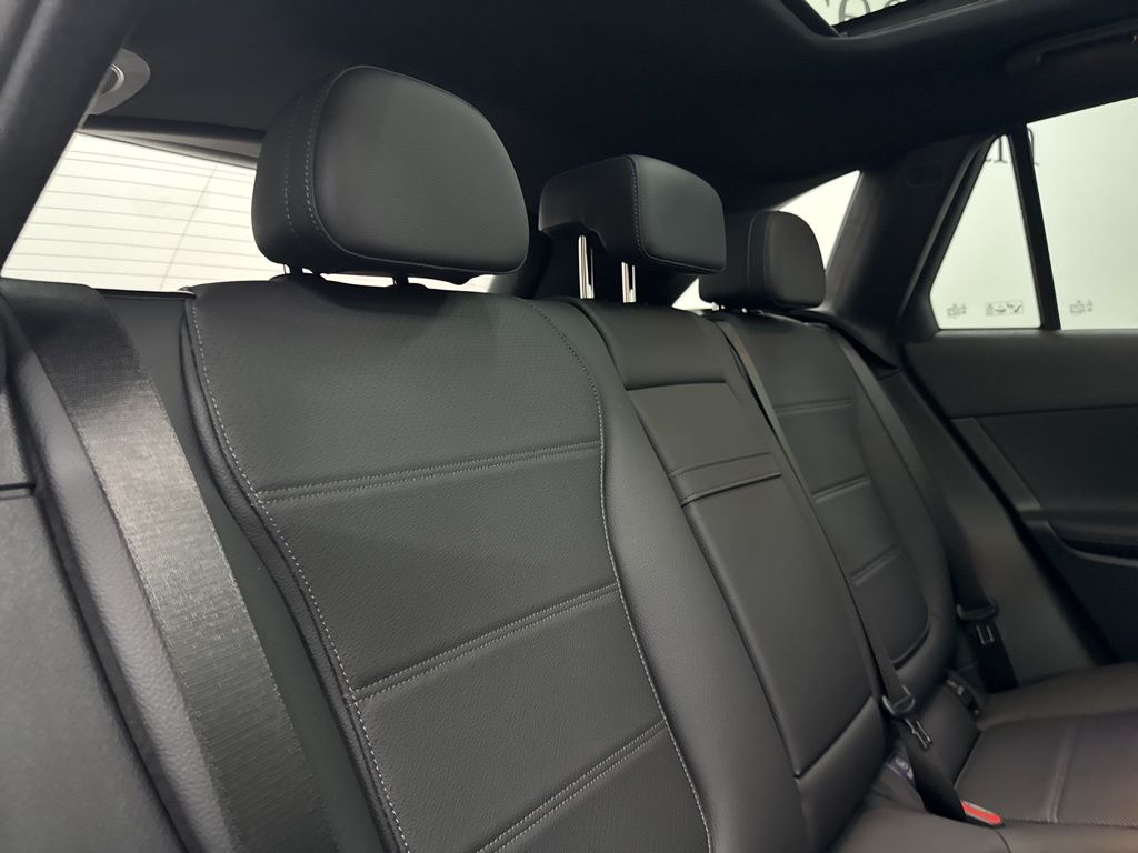2026 Mercedes Benz GLC 300 photo 20