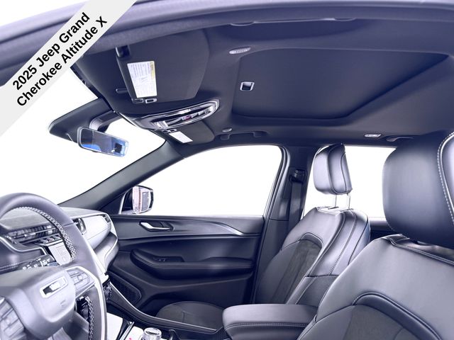 2025 Jeep Grand Cherokee Altitude X photo 14