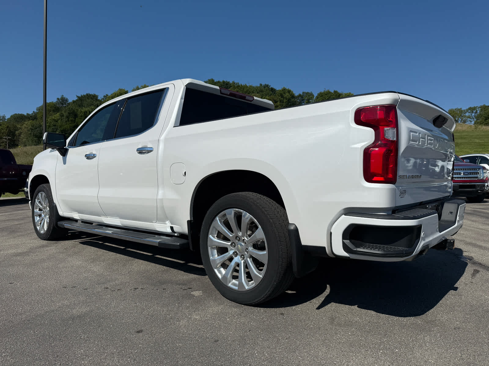 2019 Chevrolet Silverado 1500 High Country photo 2