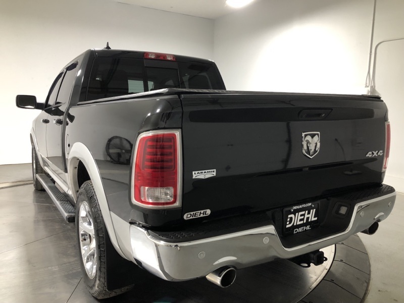 2017 Ram 1500 Laramie photo 2