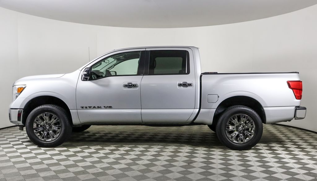 2018 Nissan Titan SV photo 3