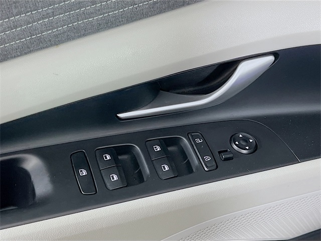 2024 Hyundai Elantra Limited photo 9