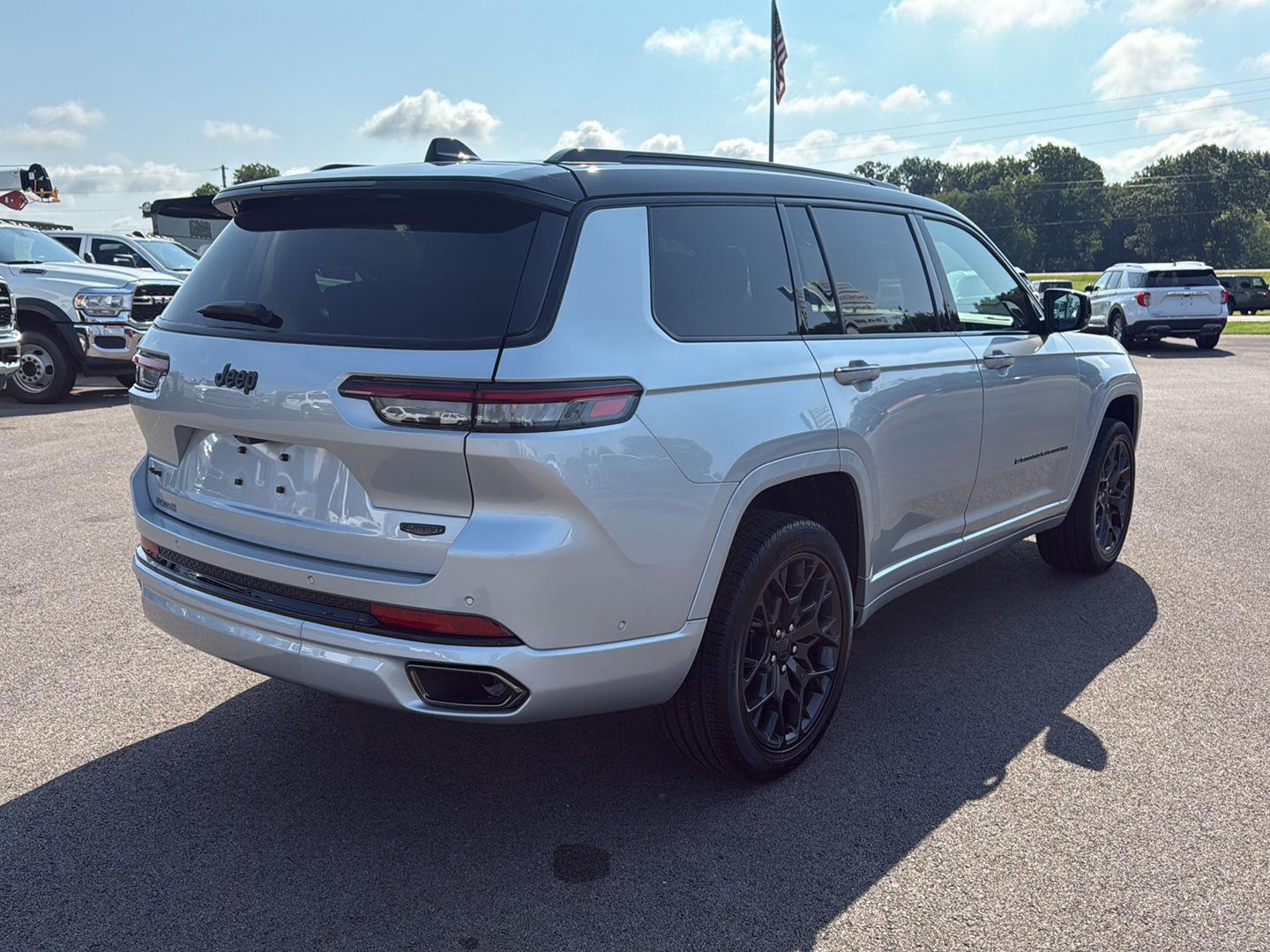 2025 Jeep Grand Cherokee L Summit photo 16