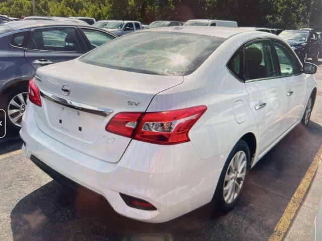 2019 Nissan Sentra SV photo 3