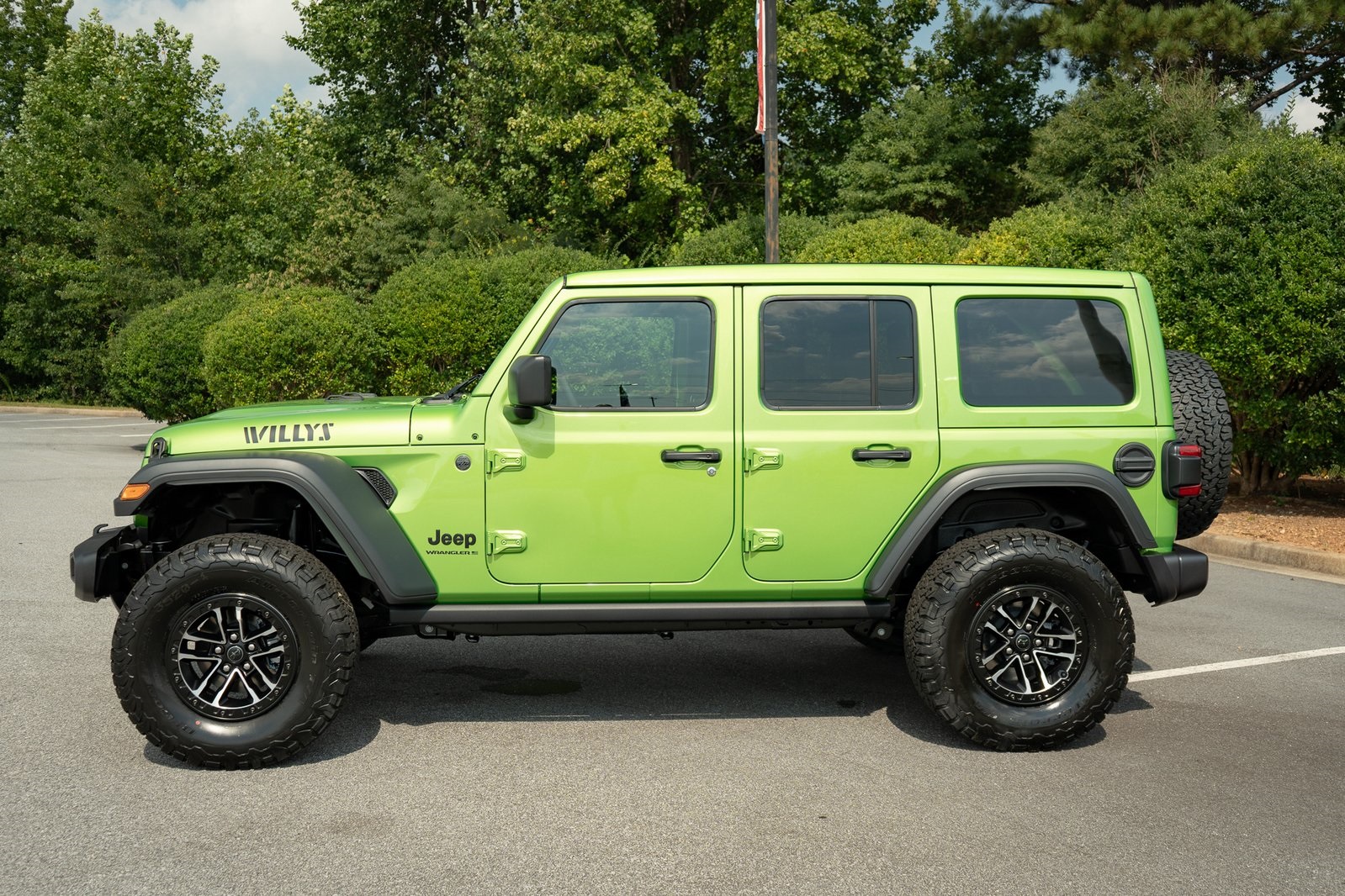 2025 Jeep Wrangler Willys photo 5