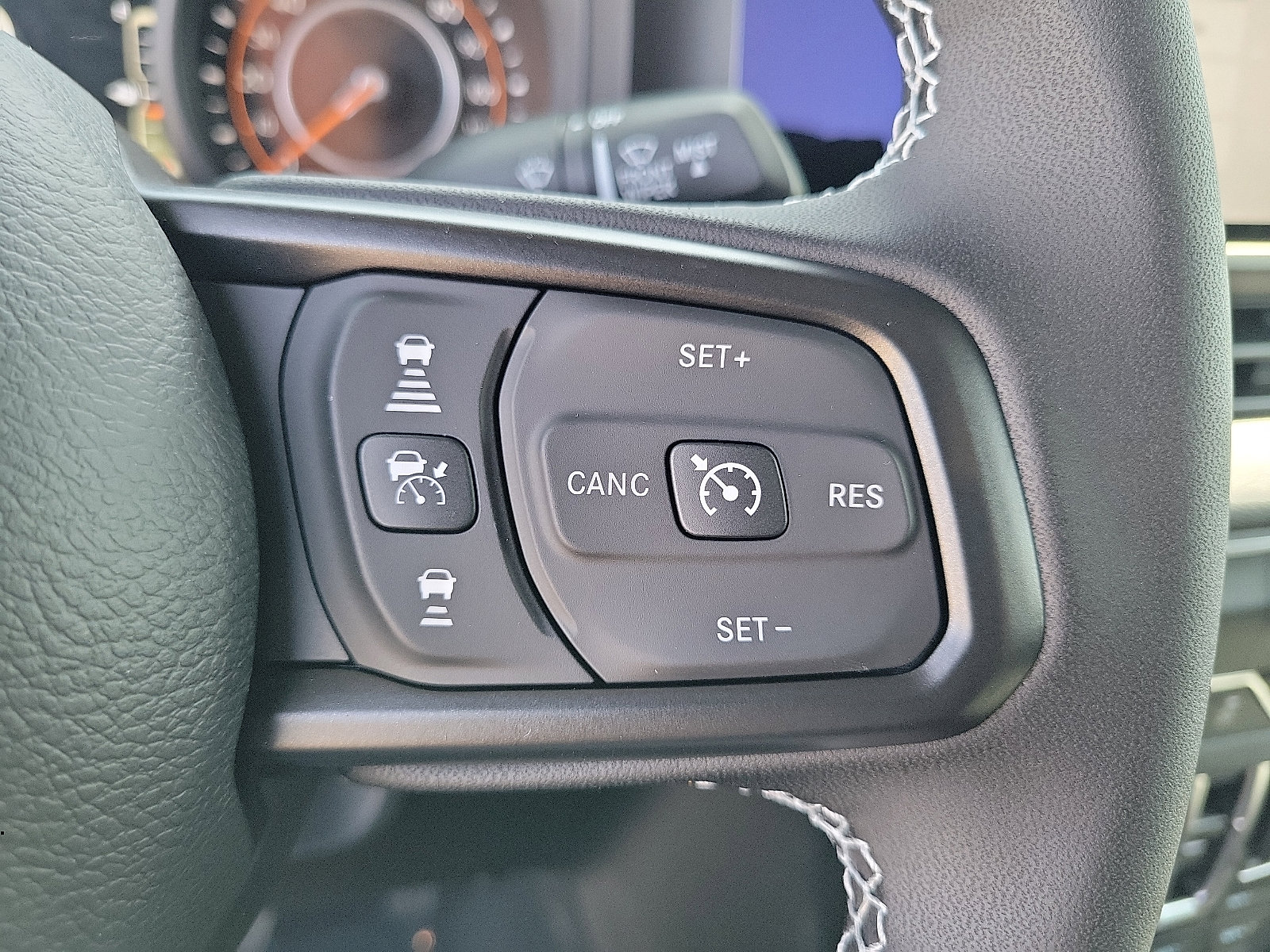 2025 Jeep Gladiator Willys photo 6