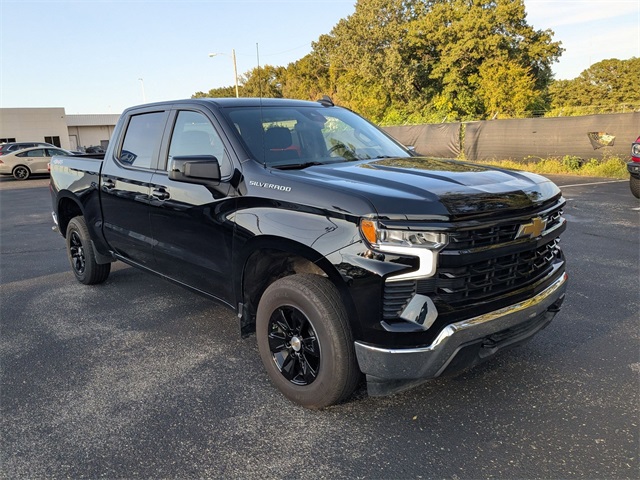 2025 Chevrolet Silverado 1500 LT photo 4
