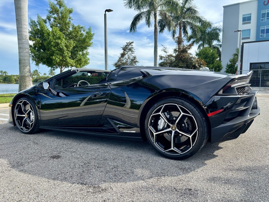 2020 Lamborghini Huracan Evo Base photo 10