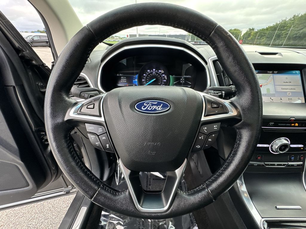 2019 Ford Edge Titanium photo 11