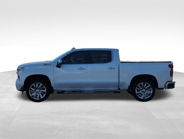 2022 Chevrolet Silverado 1500 LTZ photo 2
