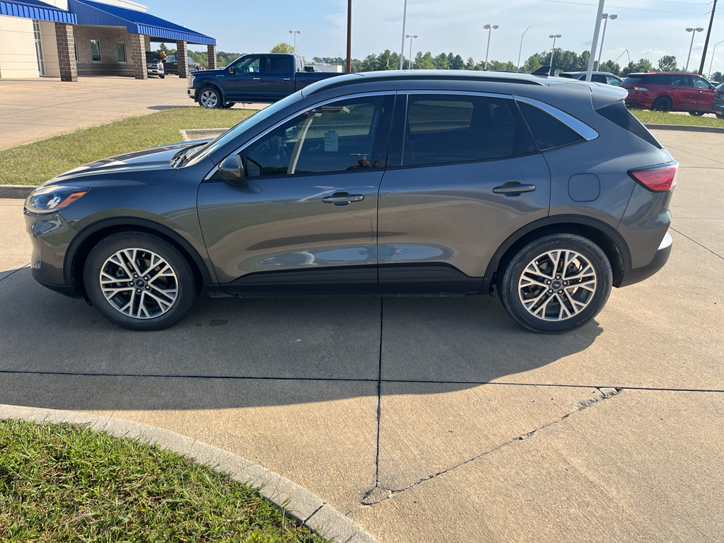 2021 Ford Escape SEL photo 3