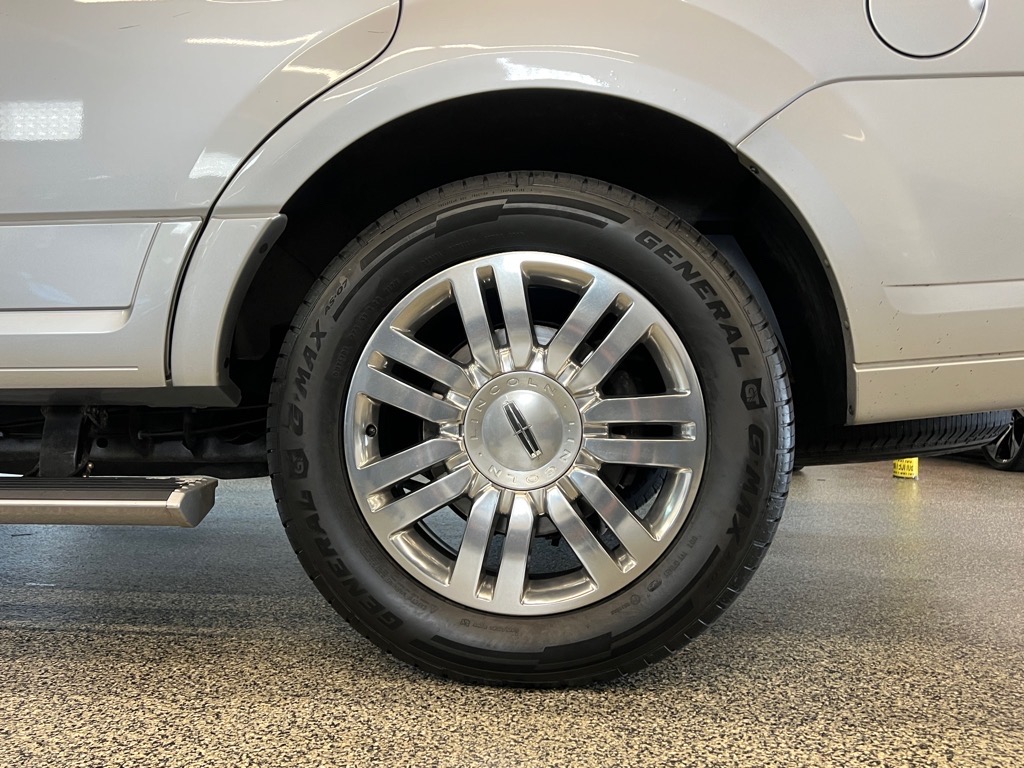 2014 Lincoln Navigator Base photo 27