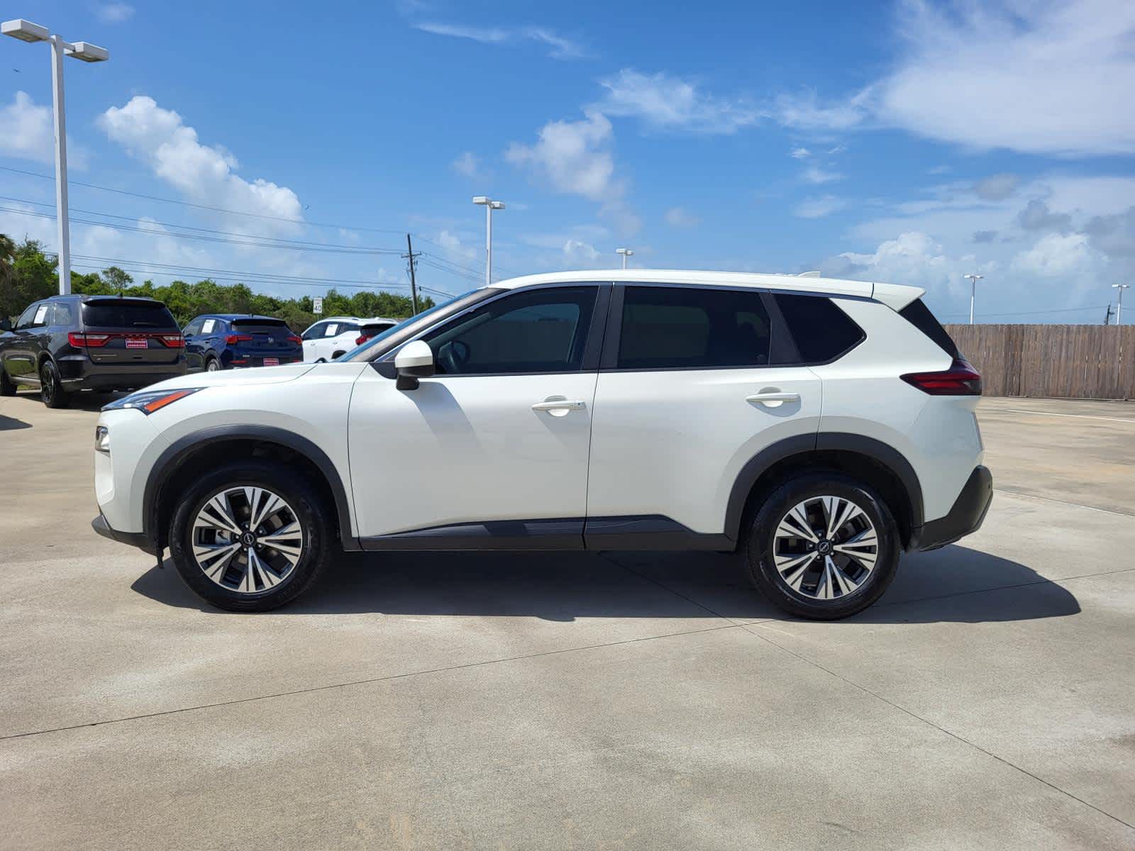 2023 Nissan Rogue SV photo 2