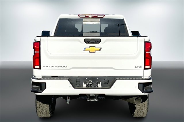 2025 Chevrolet Silverado 3500HD LTZ photo 4