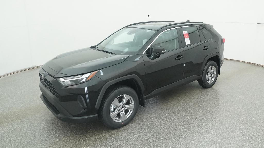 2025 Toyota RAV4 XLE's photo