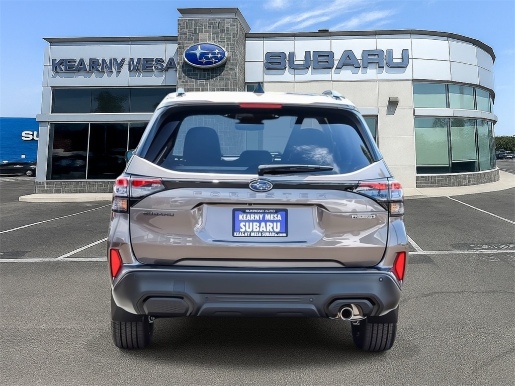 2025 Subaru Forester Touring photo 4