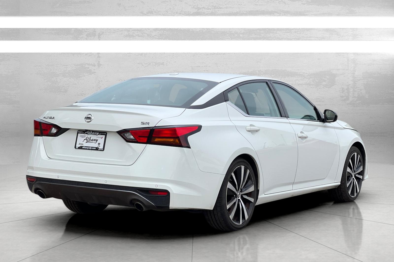 2022 Nissan Altima 2.5 SR photo 4