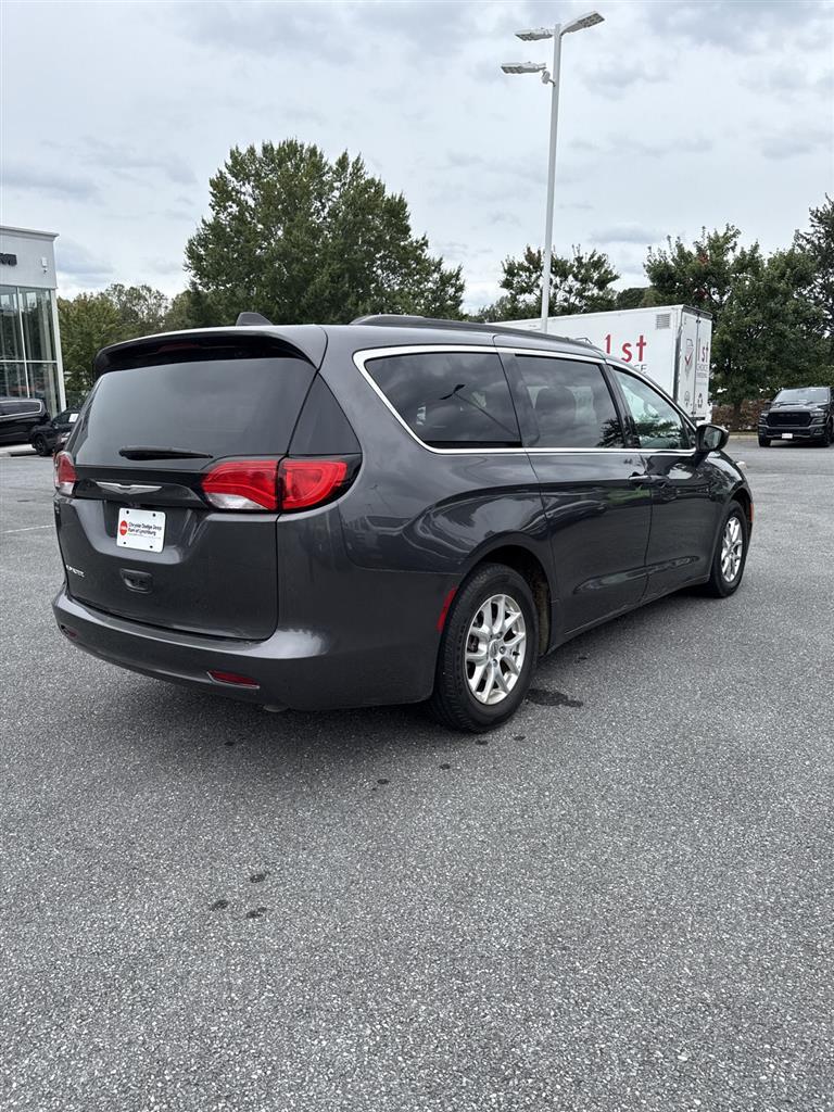 2021 Chrysler Voyager LXi photo 3