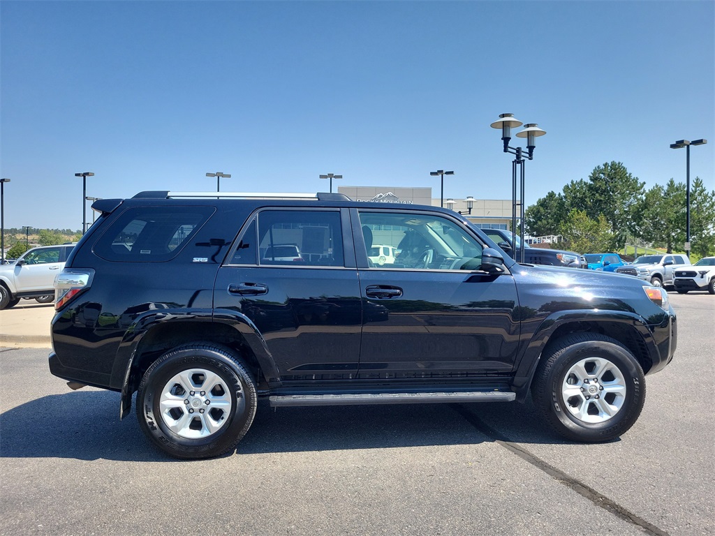 2024 Toyota 4Runner SR5 photo 3
