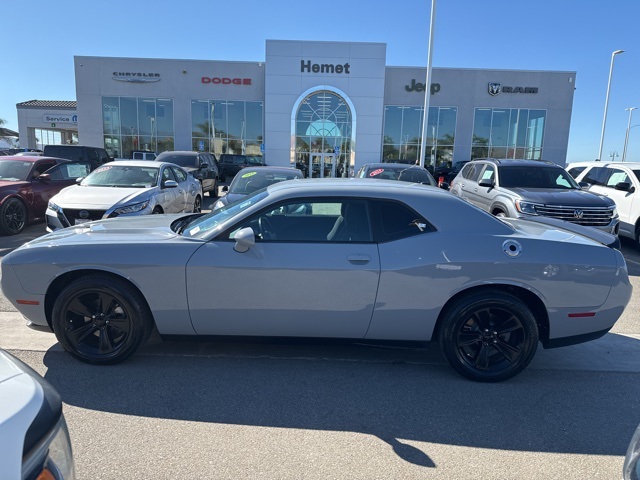 2021 Dodge Challenger SXT photo 4