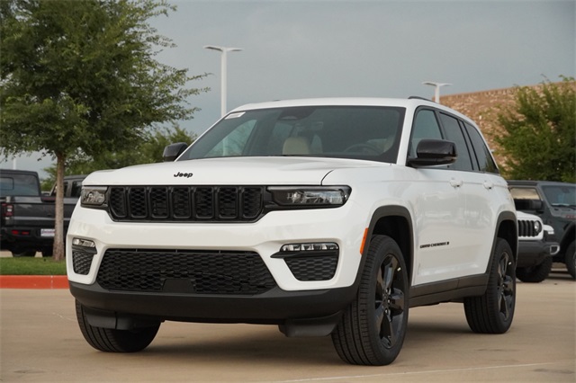 2025 Jeep Grand Cherokee Limited photo 3