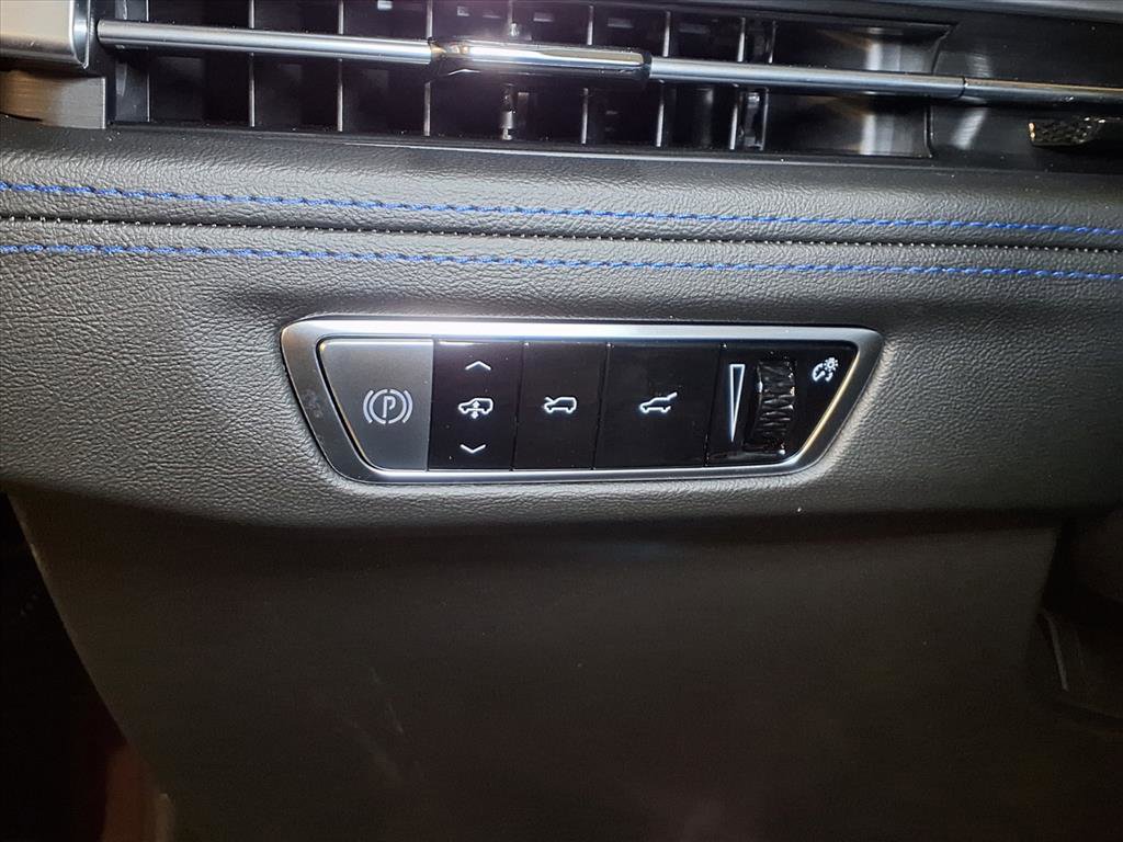 2026 Cadillac Escalade IQ Luxury photo 16